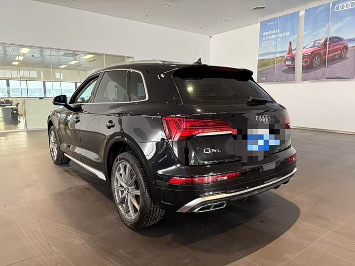 Фото 6 - Audi Q5L