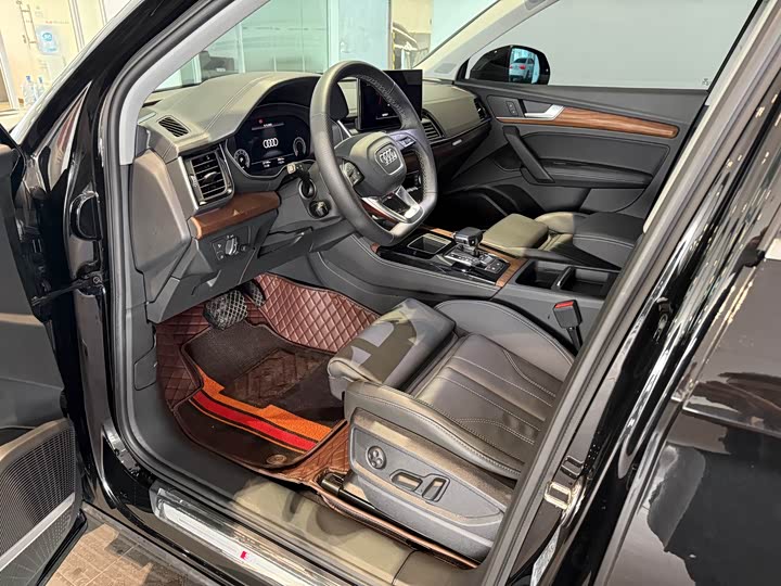 Фото 7 - Audi Q5L