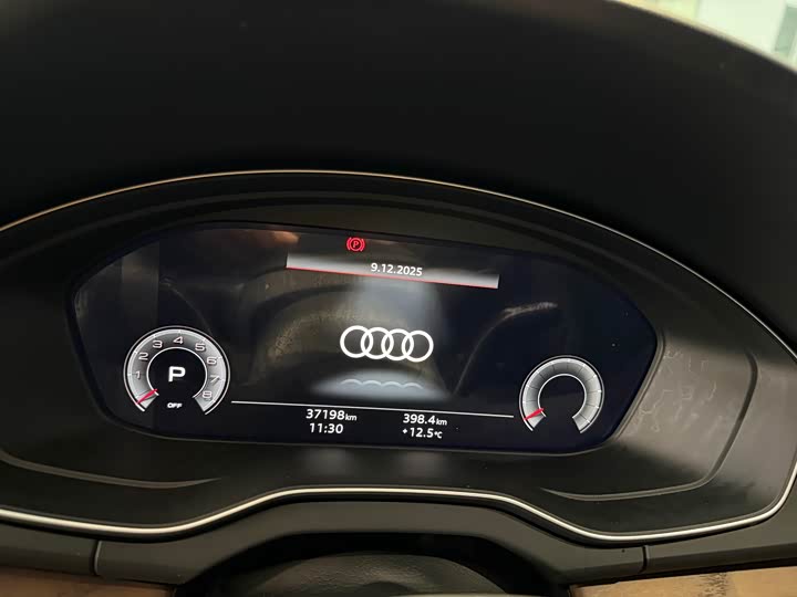 Фото 8 - Audi Q5L