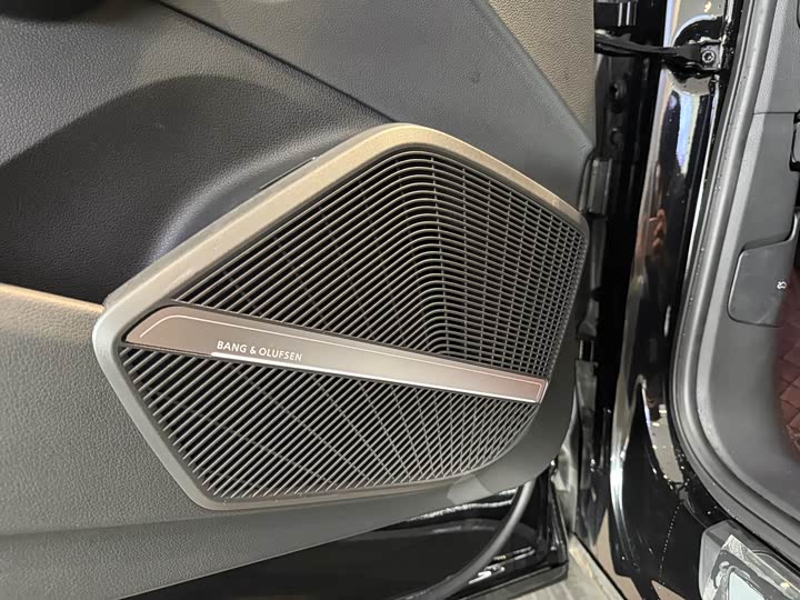 Фото 9 - Audi Q5L