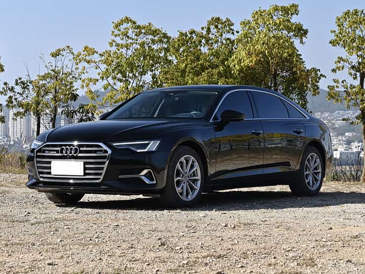 Фото 1 - Audi A6L