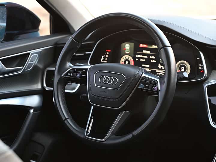 Фото 11 - Audi A6L