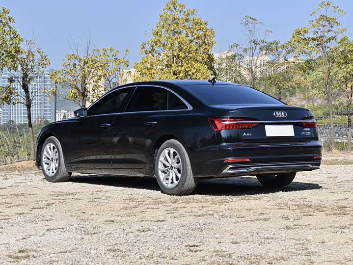 Фото 16 - Audi A6L