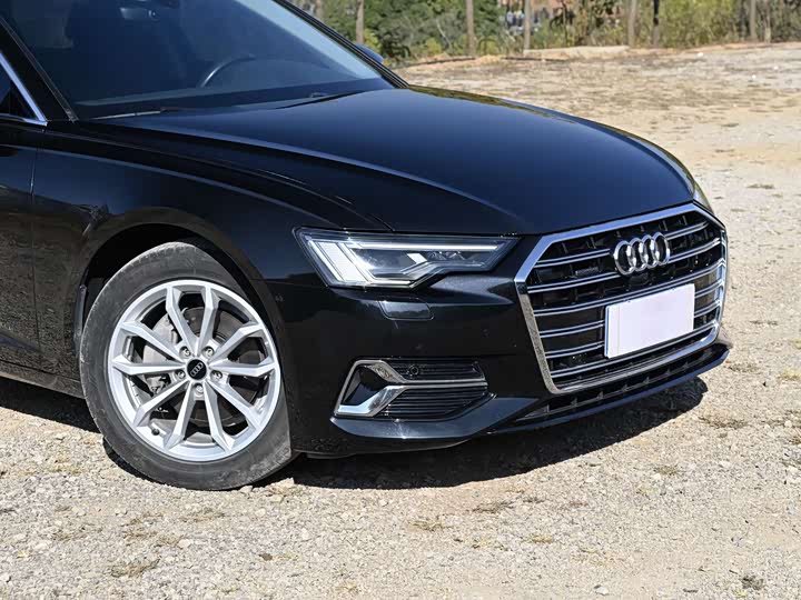 Фото 5 - Audi A6L