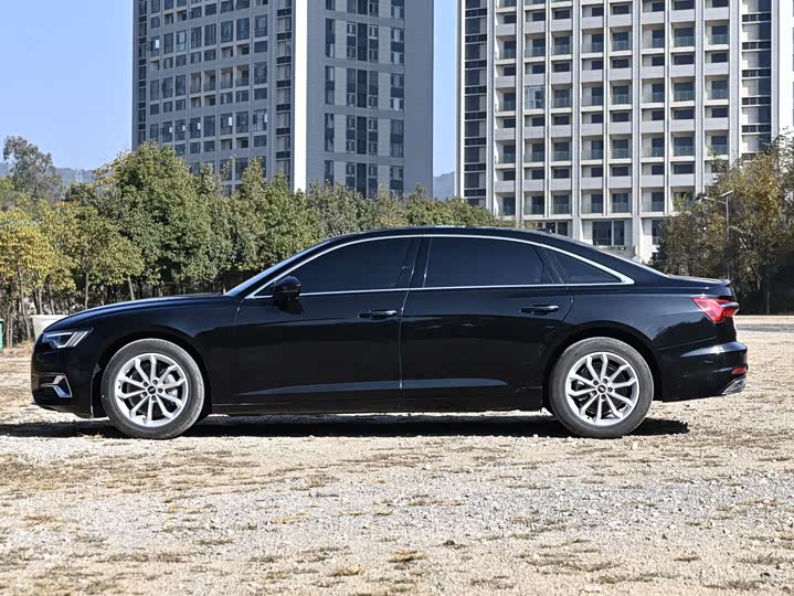 Фото 6 - Audi A6L