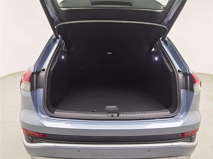 Фото 16 - Audi Q4 e-tron