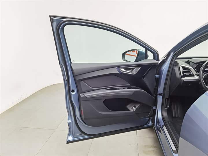 Фото 8 - Audi Q4 e-tron