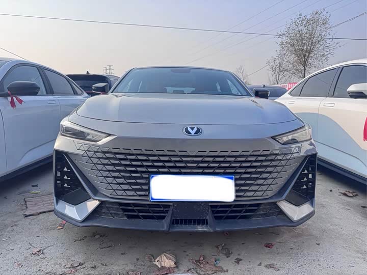 Фото 2 - Changan UNI-V