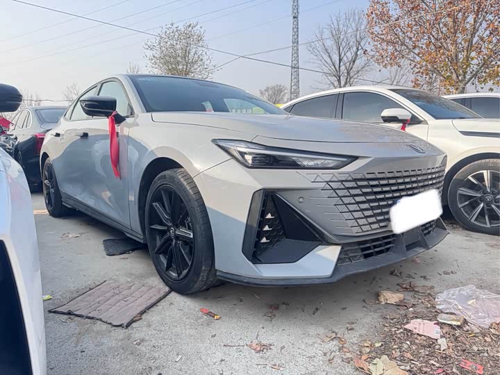 Фото 3 - Changan UNI-V