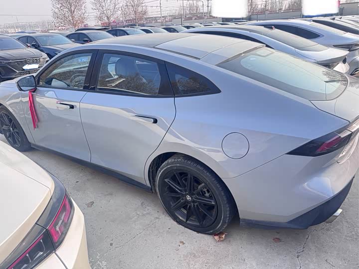 Фото 9 - Changan UNI-V