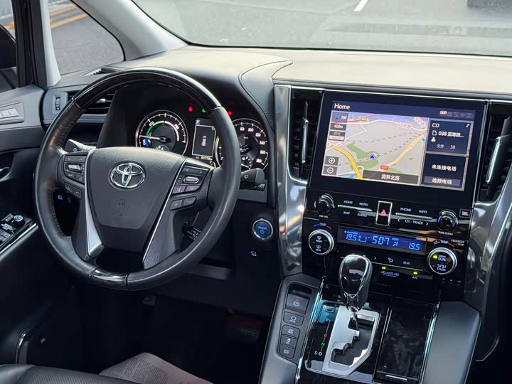 Фото 11 - Toyota Vellfire