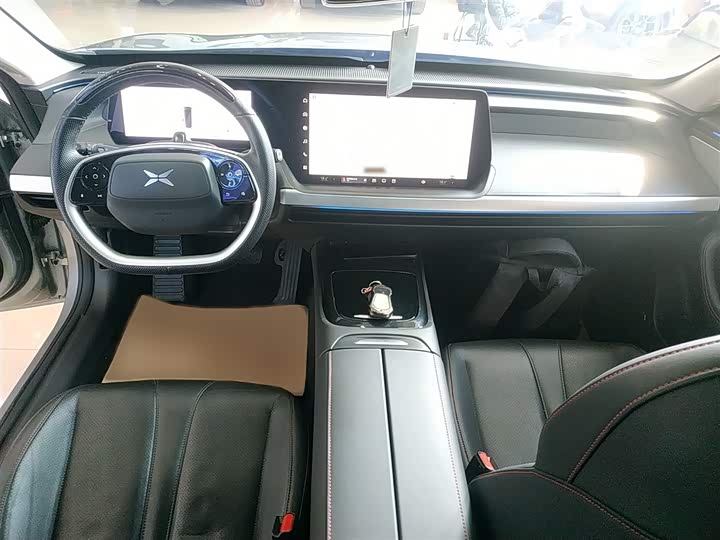 Фото 12 - XPeng P7