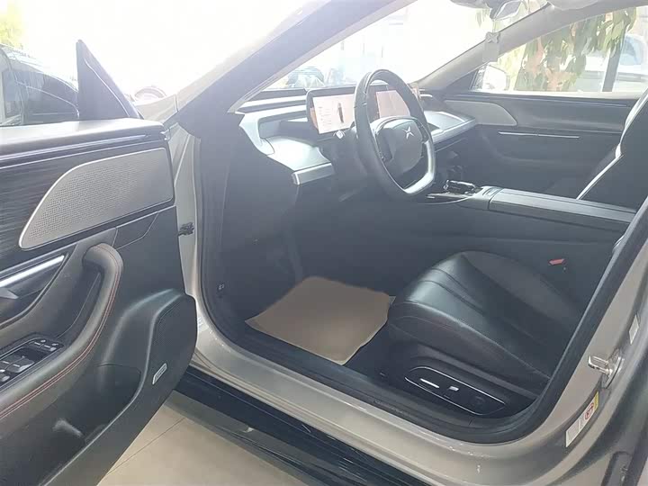 Фото 13 - XPeng P7