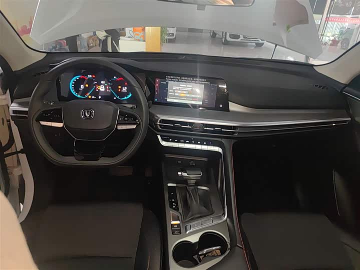 Фото 10 - Changan CS35 Plus