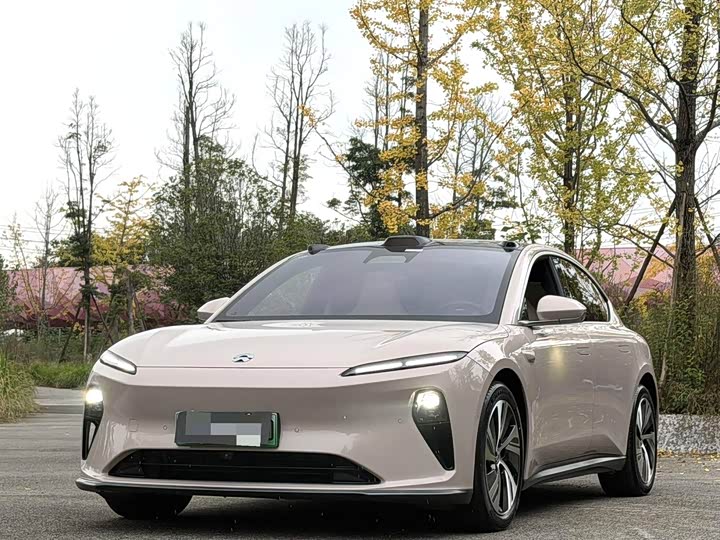Фото 1 - Nio ET5