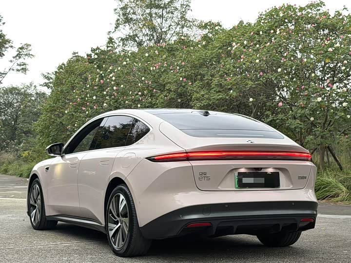 Фото 9 - Nio ET5