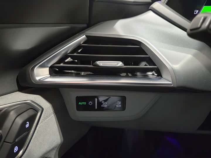 Фото 13 - Audi e-tron GT