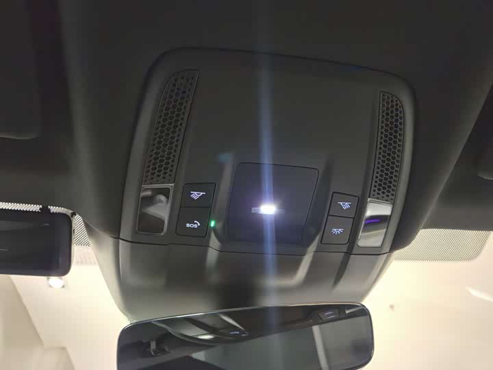 Фото 16 - Audi e-tron GT