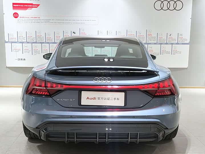 Фото 5 - Audi e-tron GT