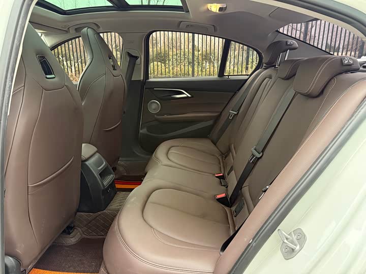 Фото 21 - BMW 1 Series