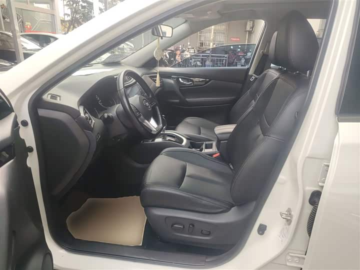 Фото 15 - Nissan X-Trail