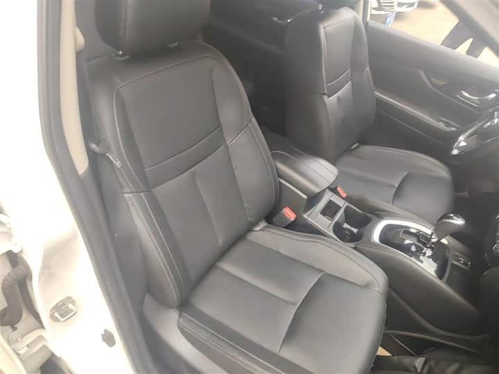 Фото 25 - Nissan X-Trail