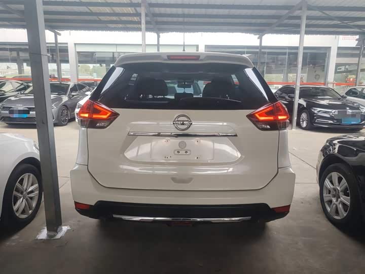 Фото 6 - Nissan X-Trail