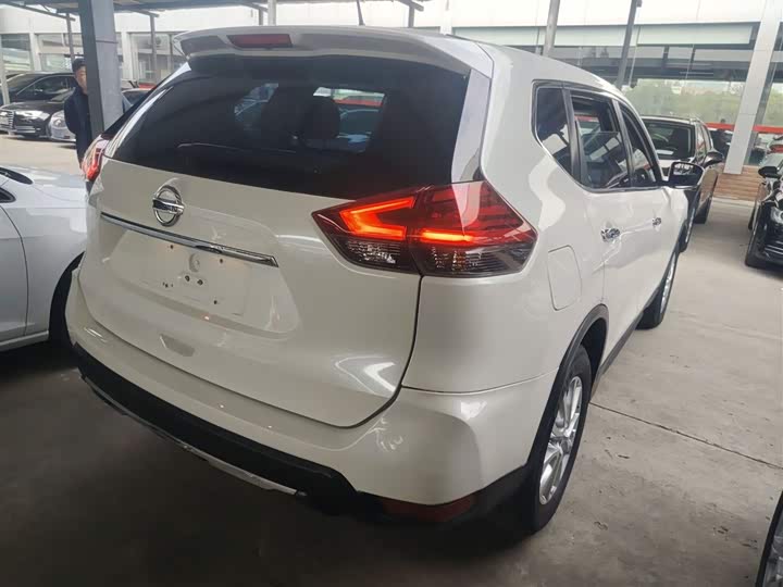 Фото 7 - Nissan X-Trail