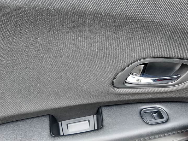 Фото 16 - Honda Vezel