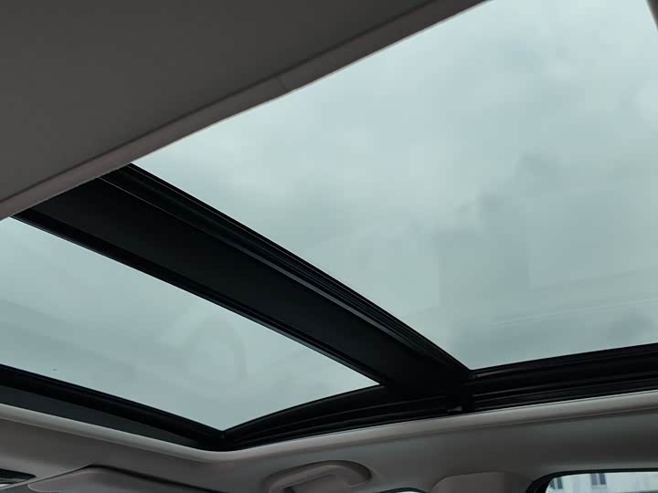 Фото 17 - Honda Vezel