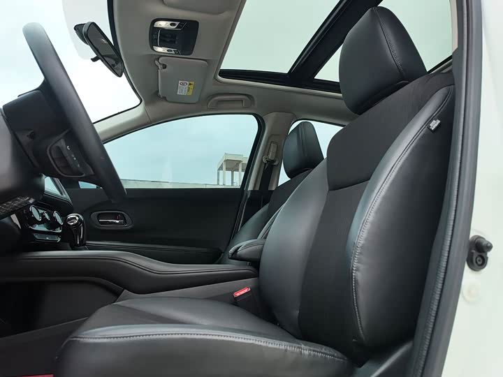 Фото 7 - Honda Vezel