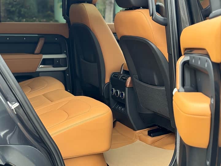 Фото 10 - Land Rover Defender