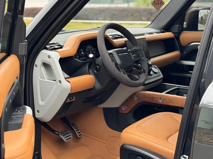 Фото 7 - Land Rover Defender