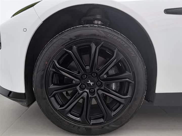 Фото 17 - XPeng P7