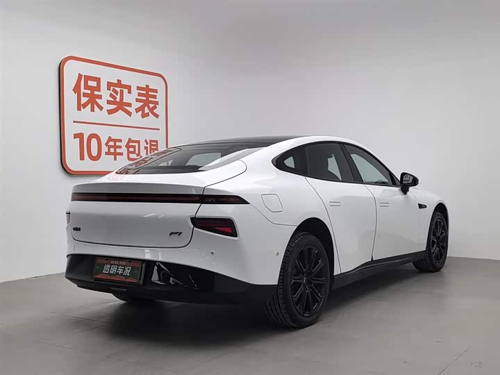 Фото 2 - XPeng P7