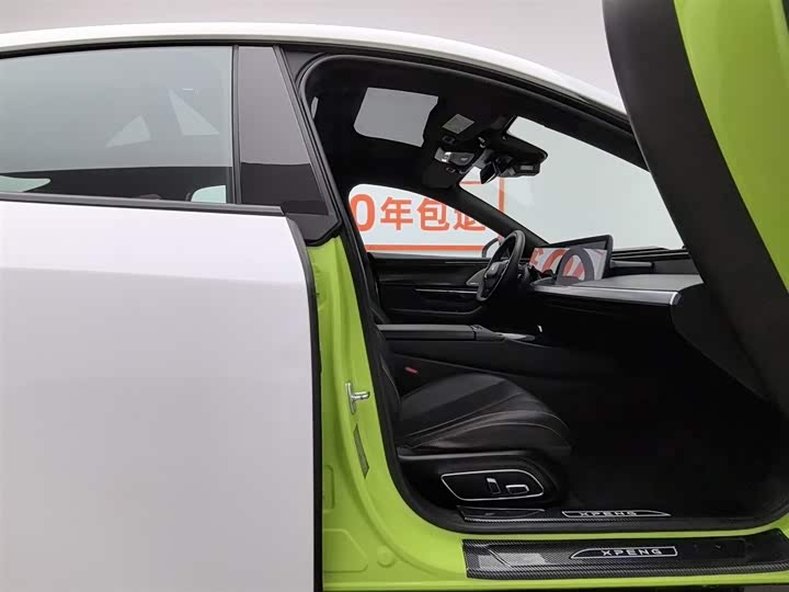 Фото 23 - XPeng P7