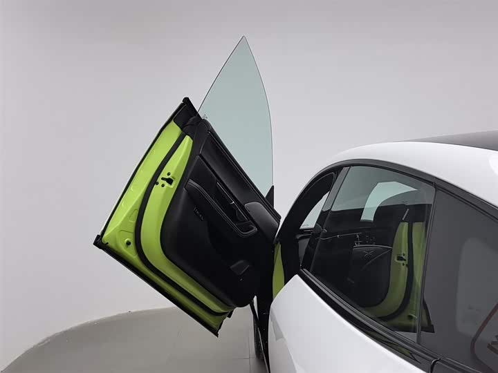 Фото 8 - XPeng P7