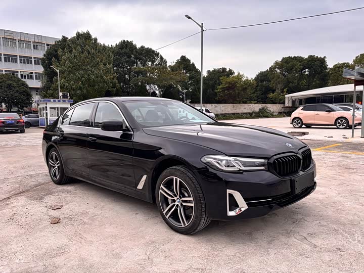 Фото 2 - BMW 5 Series