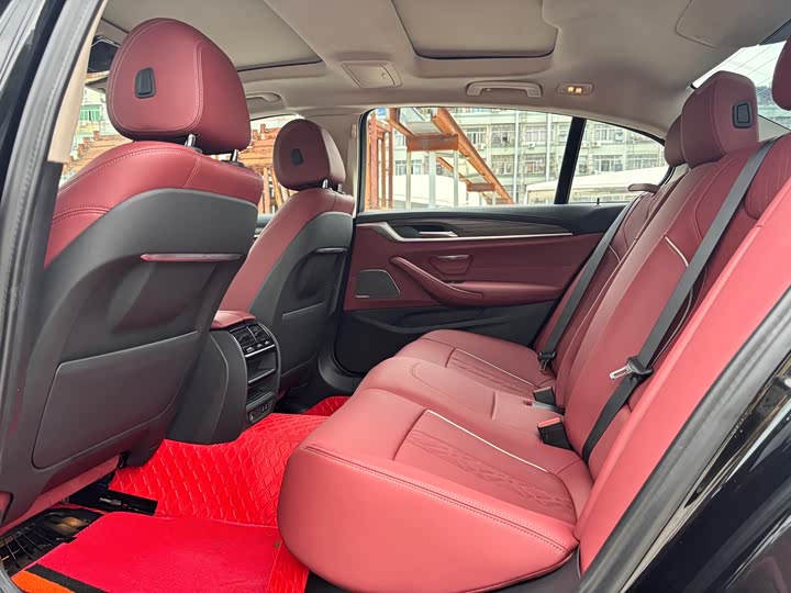 Фото 6 - BMW 5 Series