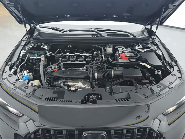 Фото 10 - Honda Inspire