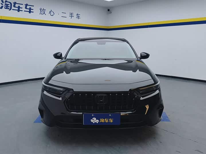 Фото 2 - Honda Inspire