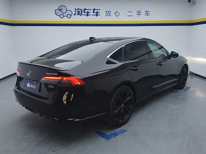 Фото 3 - Honda Inspire