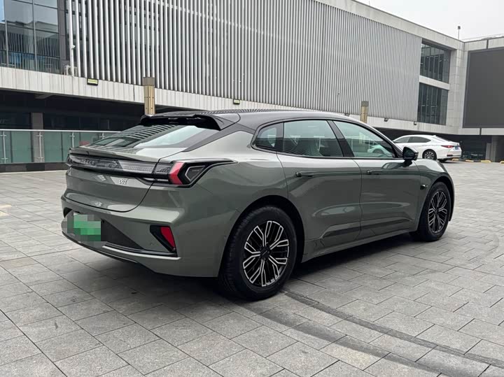 Фото 4 - Zeekr 001