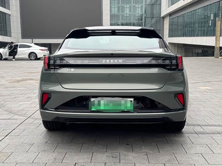 Фото 5 - Zeekr 001