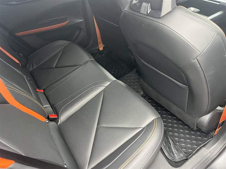 Фото 10 - Changan UNI-V