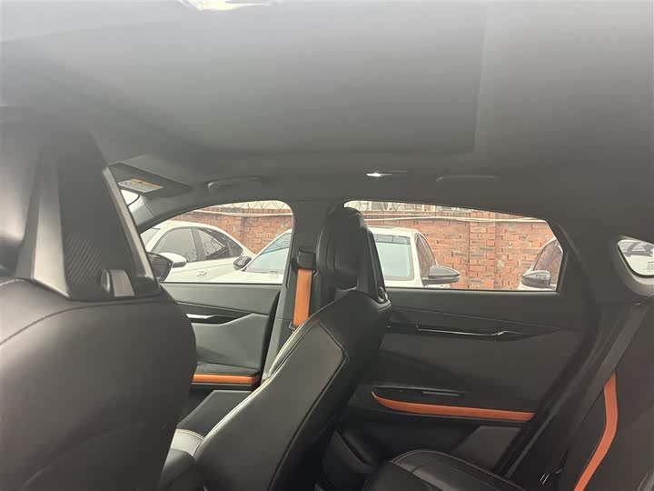 Фото 11 - Changan UNI-V