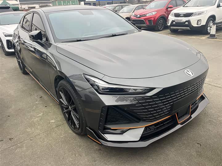 Фото 2 - Changan UNI-V