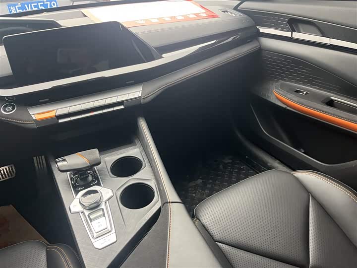 Фото 28 - Changan UNI-V