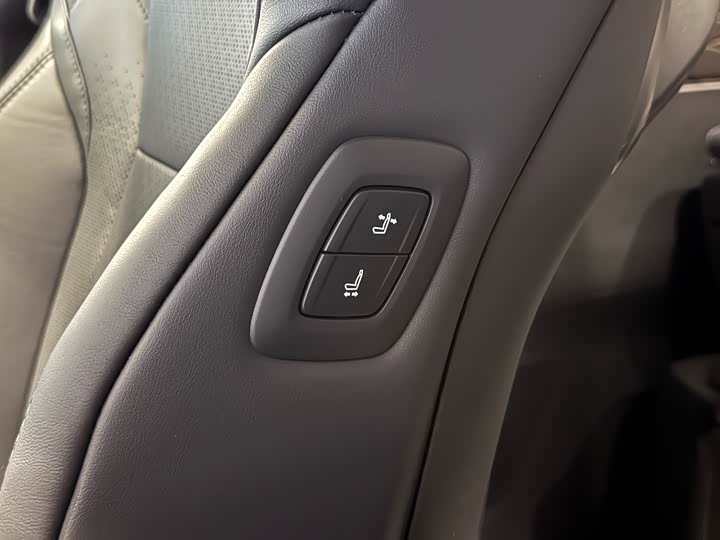 Фото 19 - Toyota Alphard