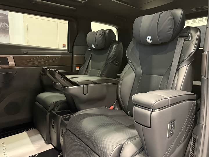 Фото 21 - Toyota Alphard